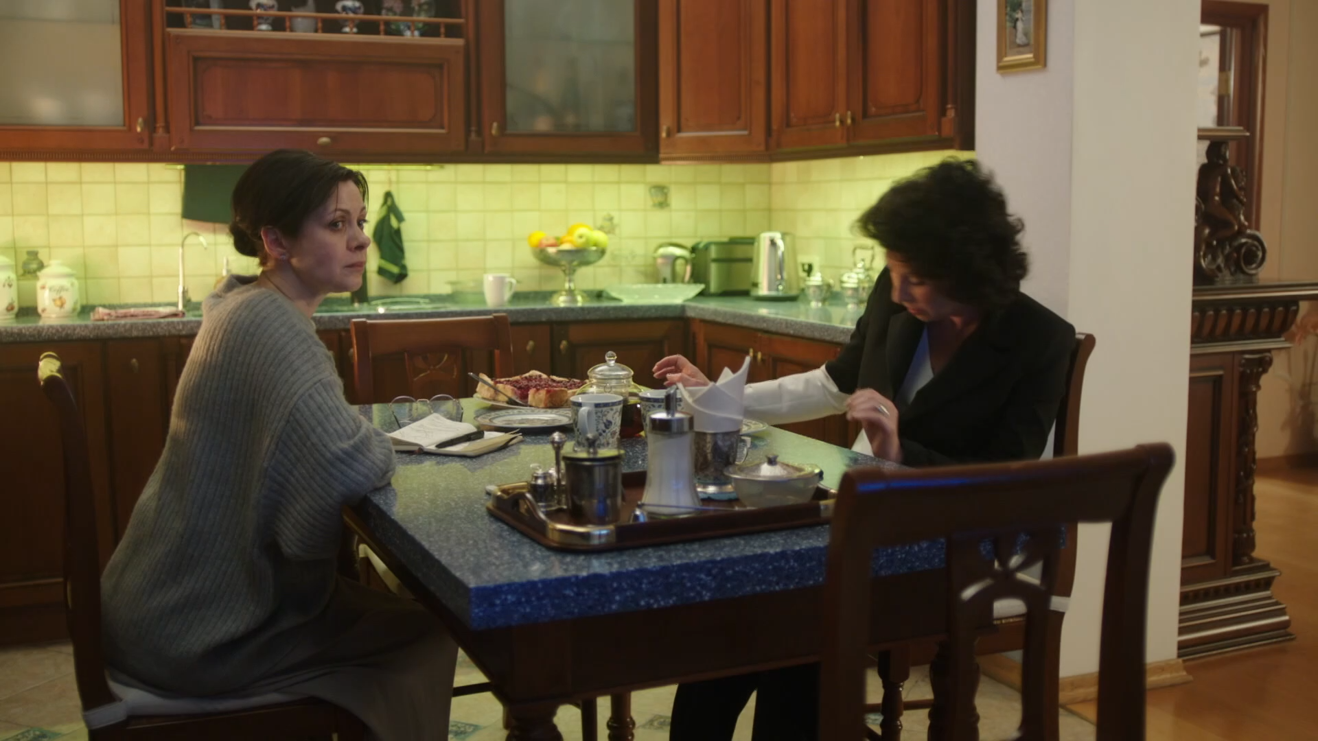 01. Серая мышь.2022.WEB-DL 1080p.Files-x.mkv_snapshot_10.06.png