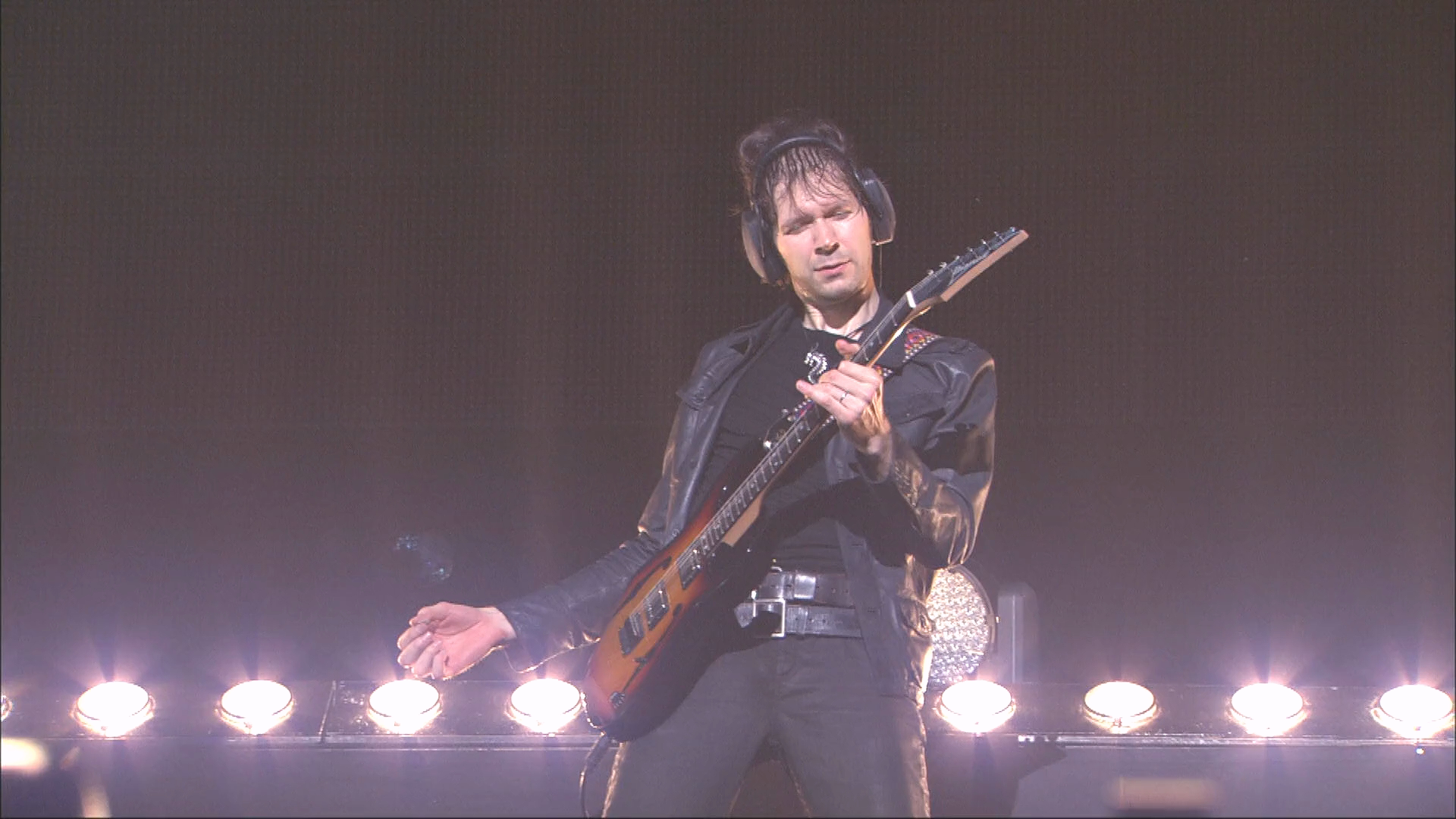 Mr. Big - Back To Budokan (Next Time Around 2009 Tour) [2011, Hard rock, BDRip 1080p].mkv_20230415_094028.854.png