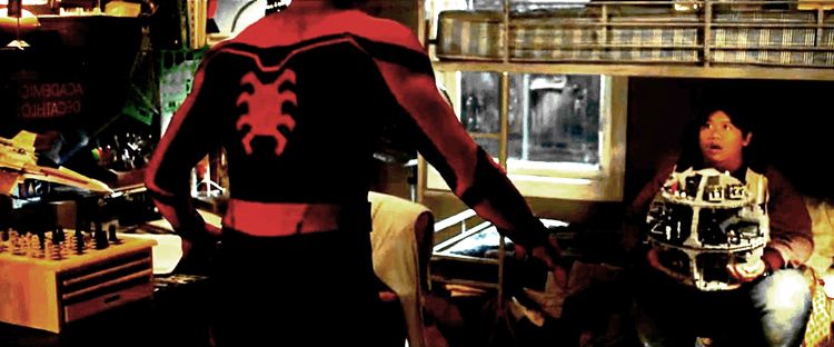 Человек-паук: Возвращение домой /Spider-Man: Homecoming/ 2017 (0:22:33 / 2:13:00)