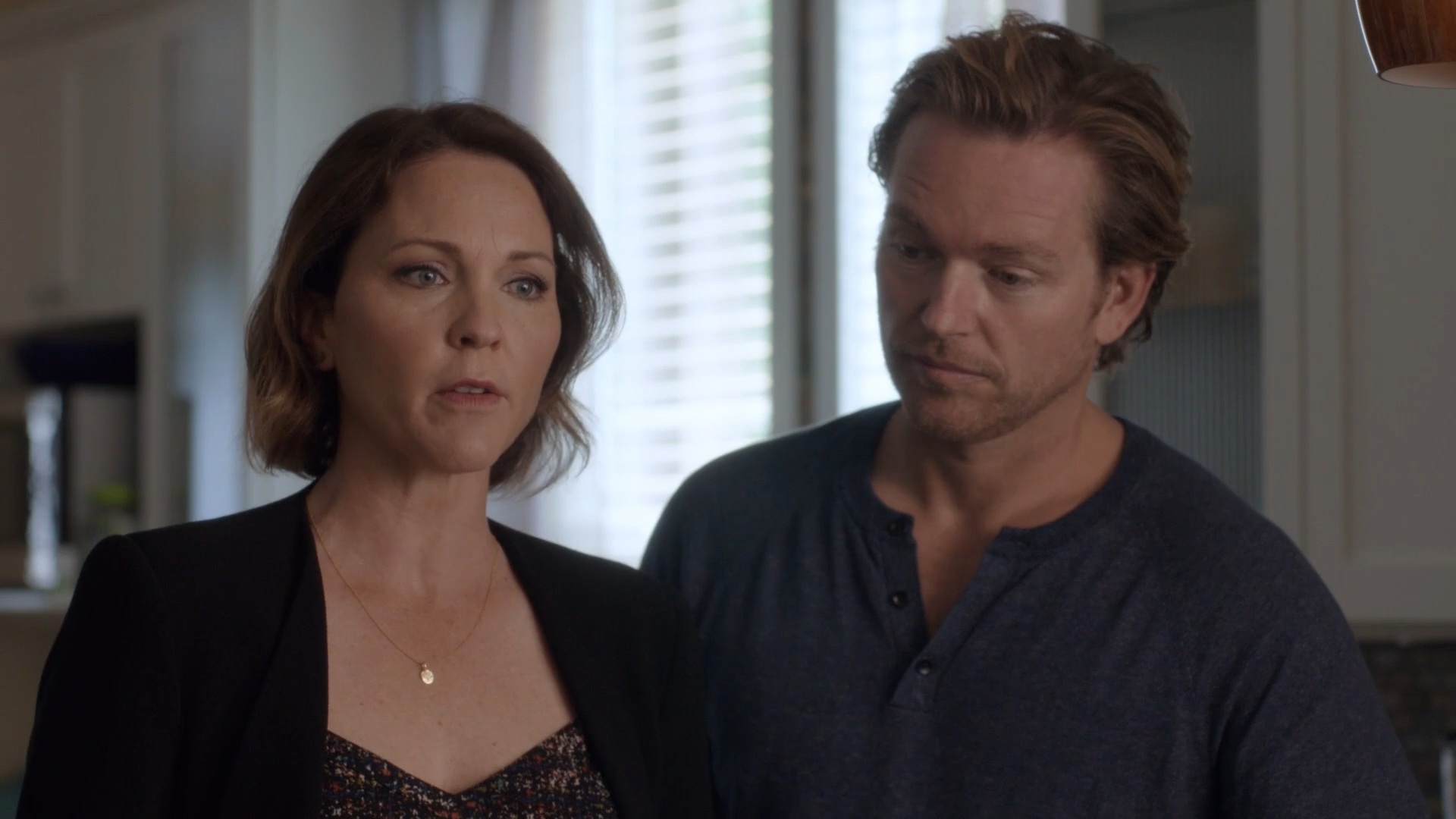 Detective McLean S01E01 WEB-DL 1080p. Пилот.mkv_snapshot_23.28.png