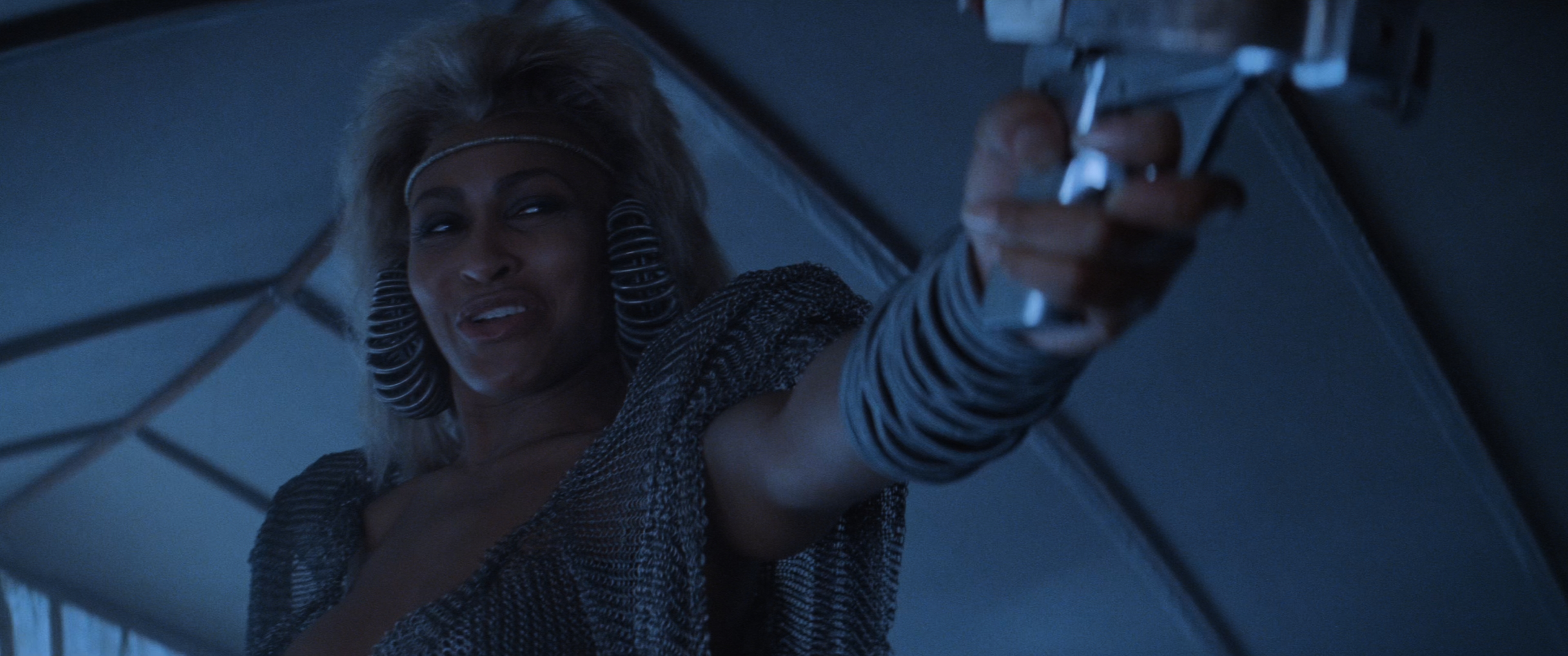 Безумный Макс 3 - Под куполом грома (Mad Max - Beyond Thunderdome) 1985.mkv_snapshot_00.13.10.790.jpg