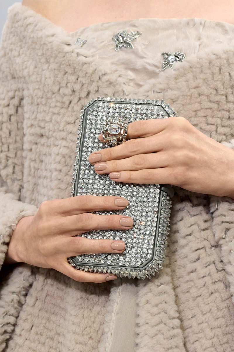 00056-fendi-fall-2023-couture-details-credit-gorunway.jpg