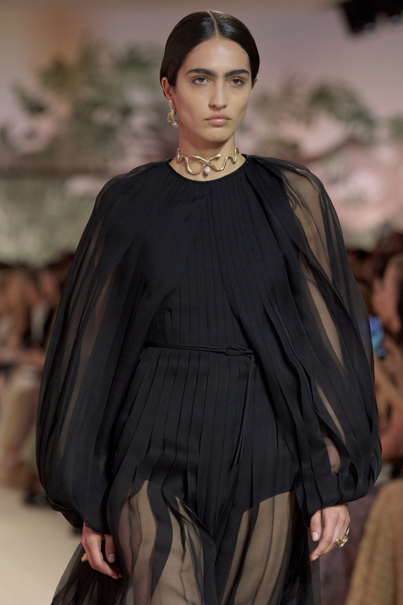 00079-christian-dior-fall-2023-couture-details-credit-gorunway.jpg