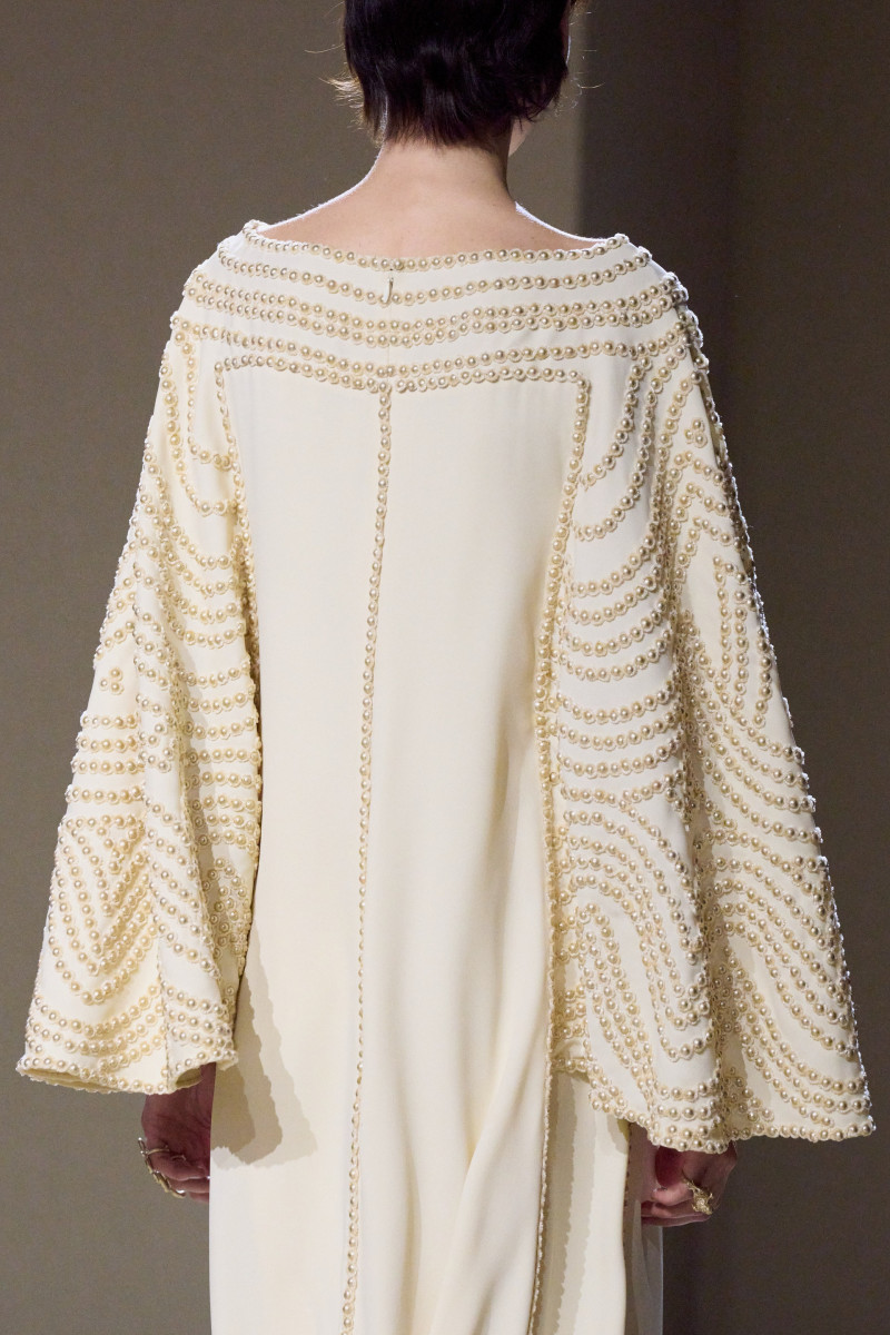00045-christian-dior-fall-2023-couture-details-credit-gorunway.jpg