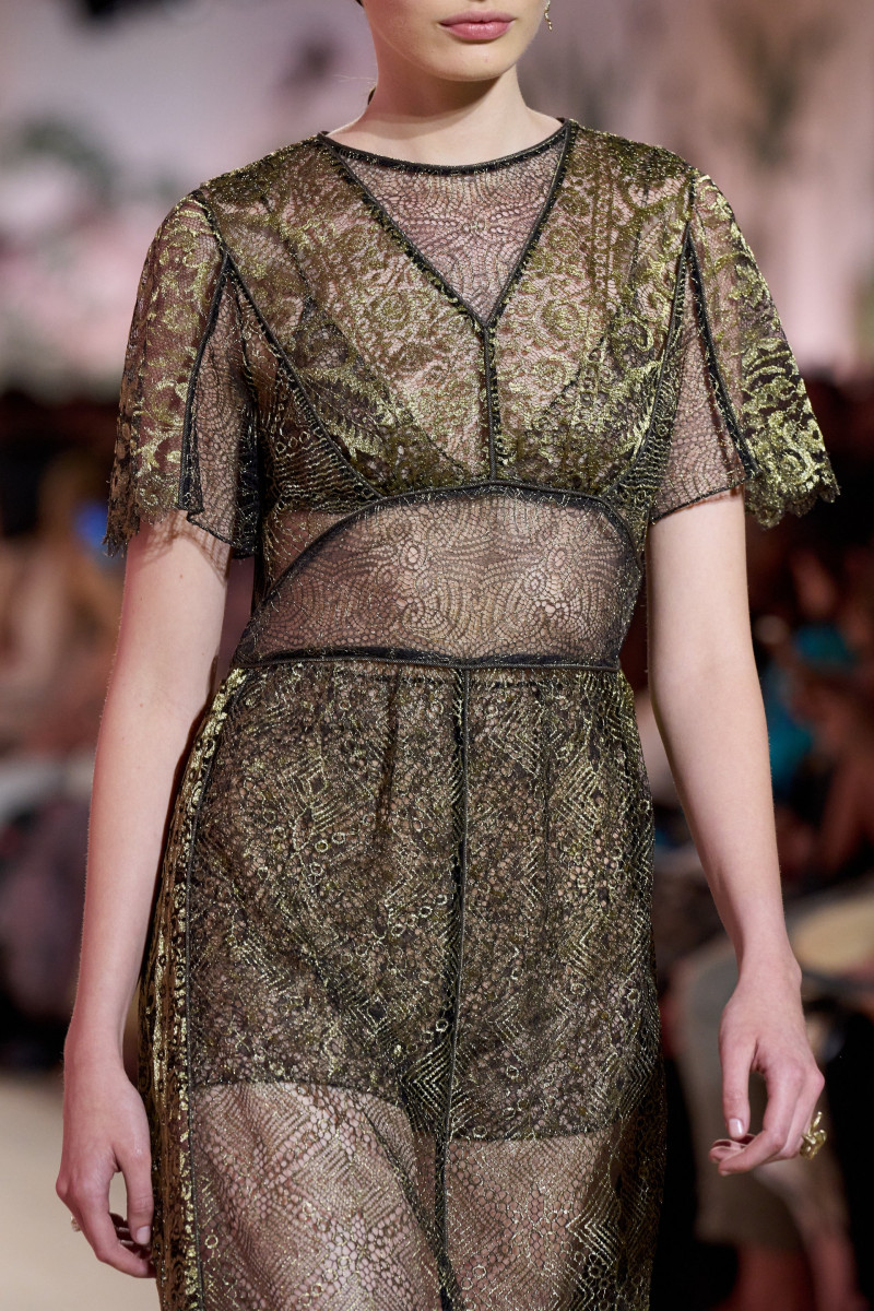 00068-christian-dior-fall-2023-couture-details-credit-gorunway.jpg