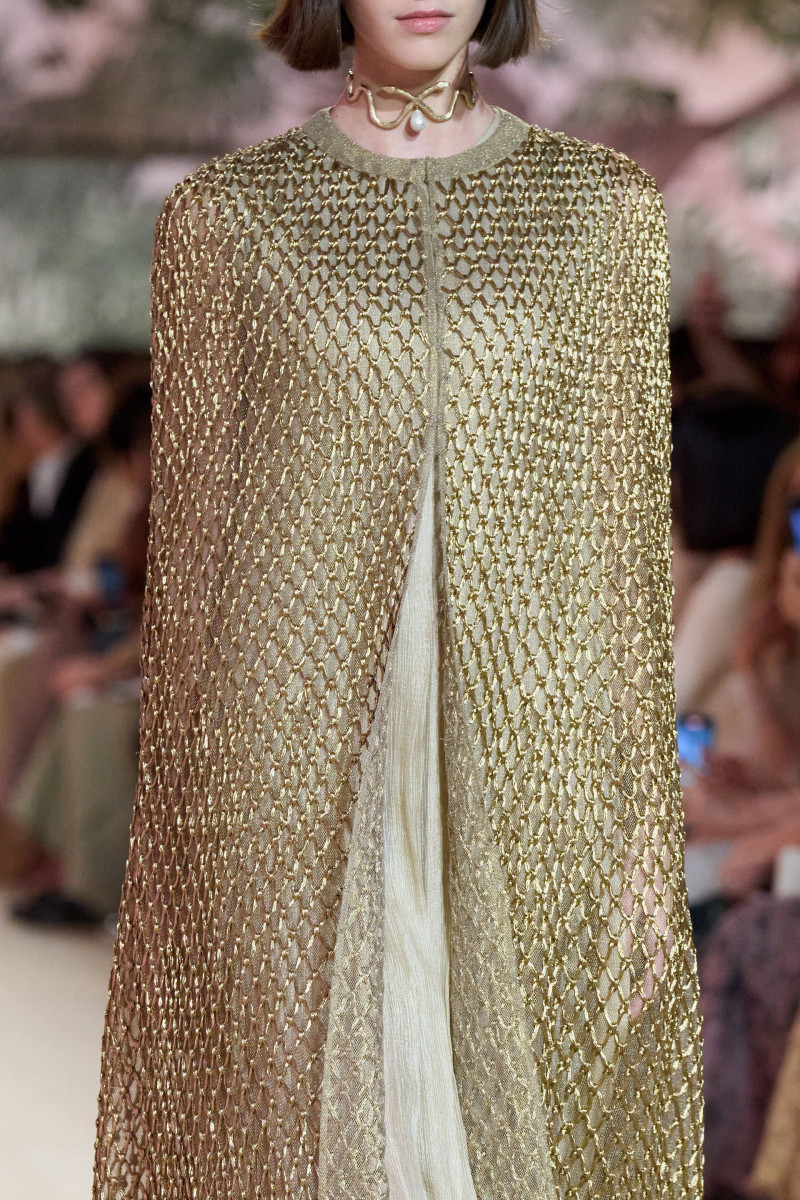 00114-christian-dior-fall-2023-couture-details-credit-gorunway.jpg