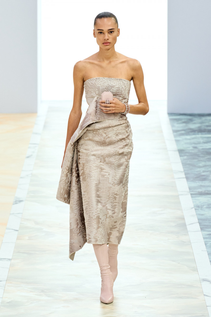 00027-fendi-fall-2023-couture-credit-gorunway.jpg