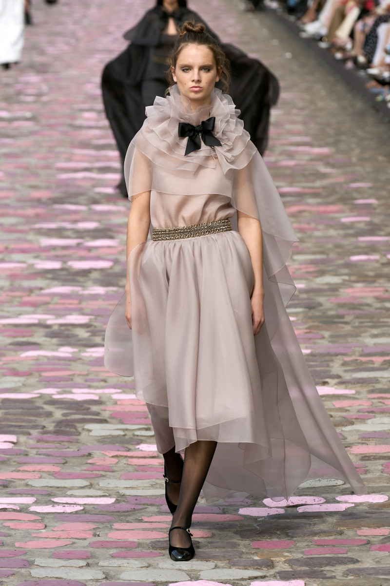 00046-chanel-fall-2023-couture-credit-gorunway.jpg