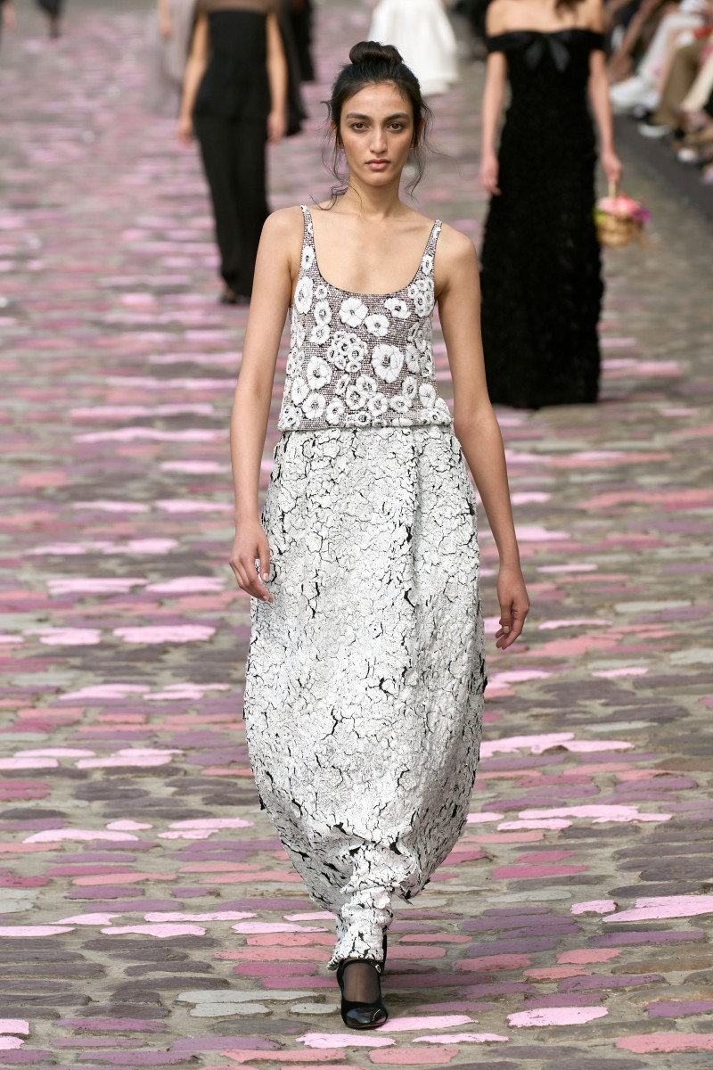 00042-chanel-fall-2023-couture-credit-gorunway.jpg