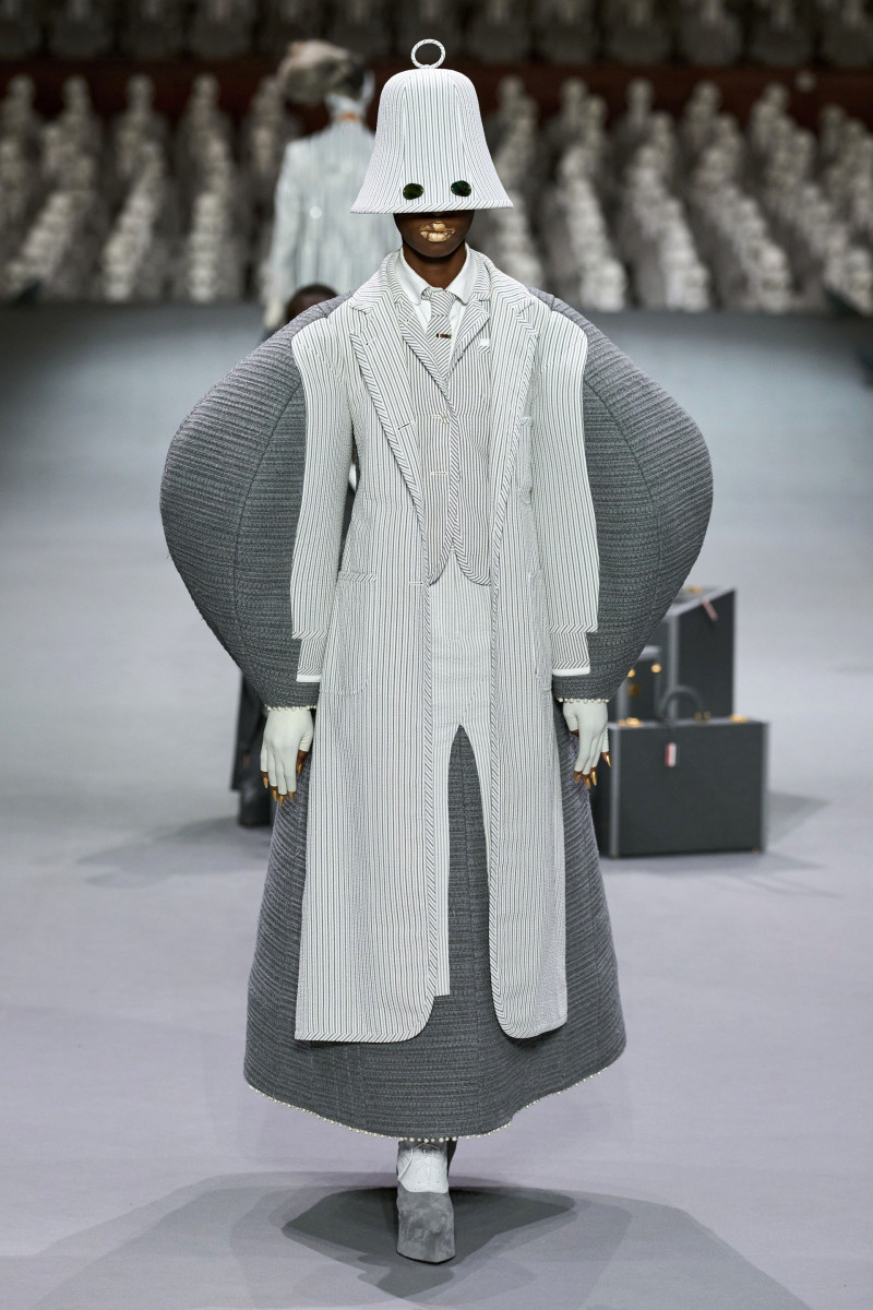 00021-thom-browne-fall-2023-couture-credit-gorunway.jpg
