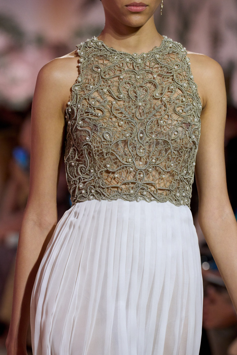 00098-christian-dior-fall-2023-couture-details-credit-gorunway.jpg