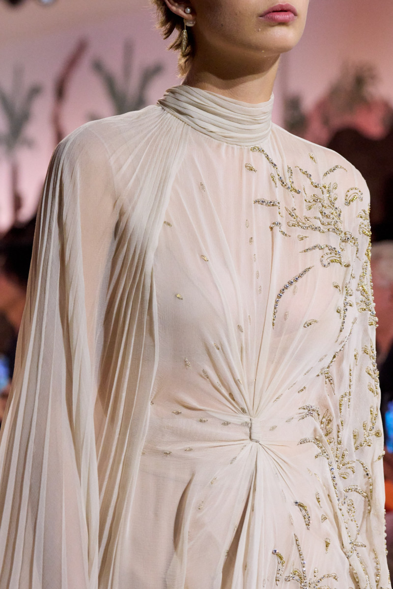 00120-christian-dior-fall-2023-couture-details-credit-gorunway.jpg