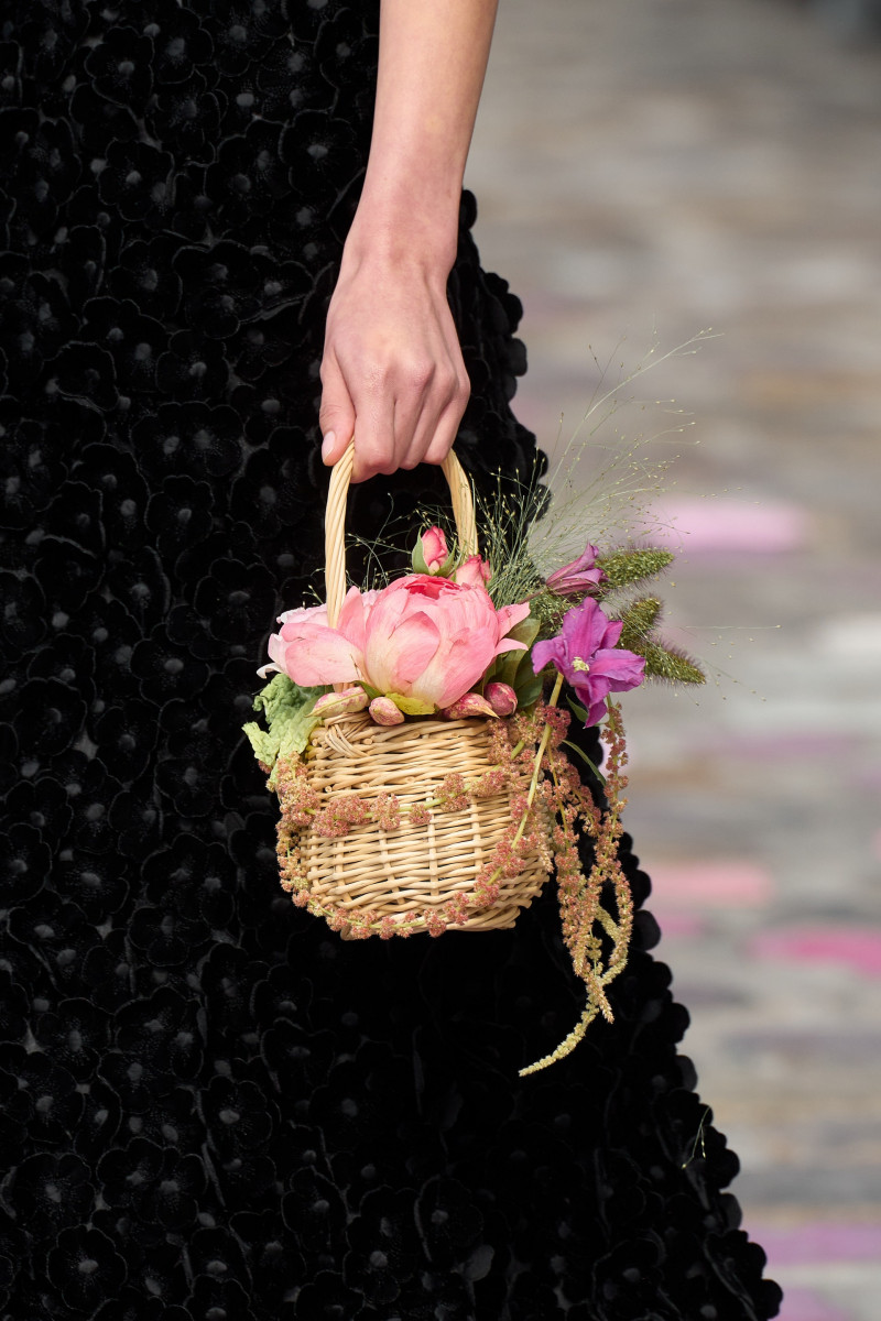 00085-chanel-fall-2023-couture-detail-credit-gorunway.jpg
