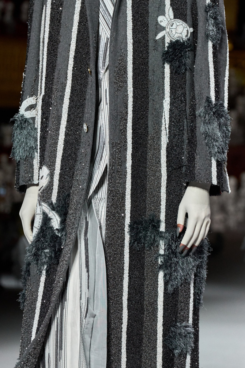 00098-thom-browne-fall-2023-couture-details-credit-gorunway.jpg