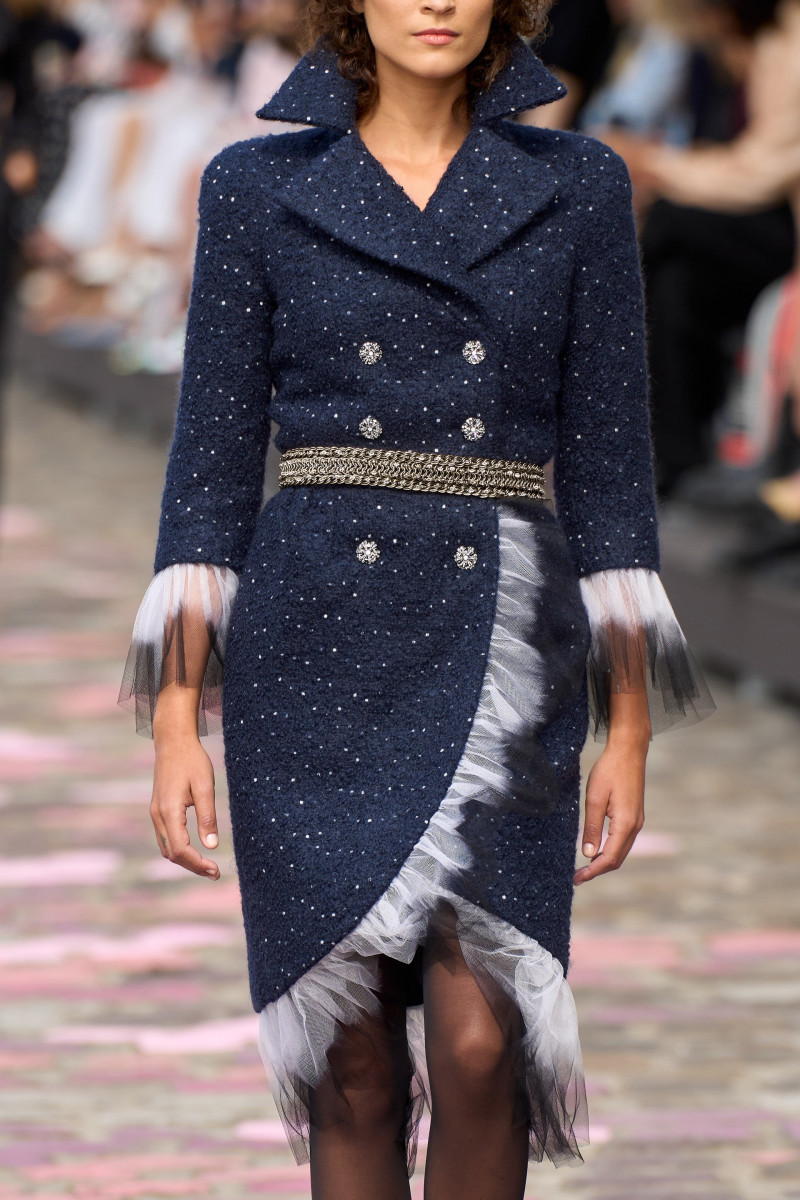 00024-chanel-fall-2023-couture-detail-credit-gorunway.jpg