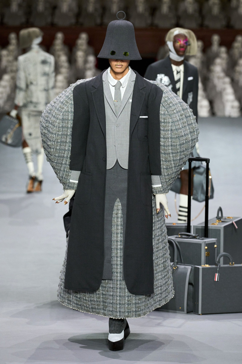 00034-thom-browne-fall-2023-couture-credit-gorunway.jpg