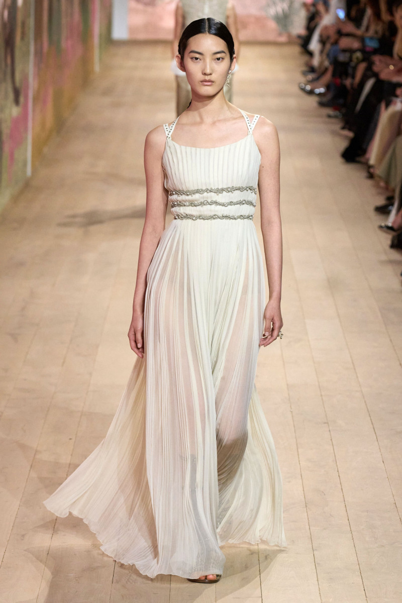 00049-dior-fall-2023-couture-credit-gorunway.jpg