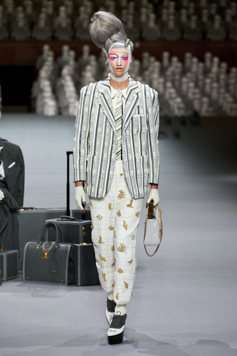 00028-thom-browne-fall-2023-couture-credit-gorunway.jpg