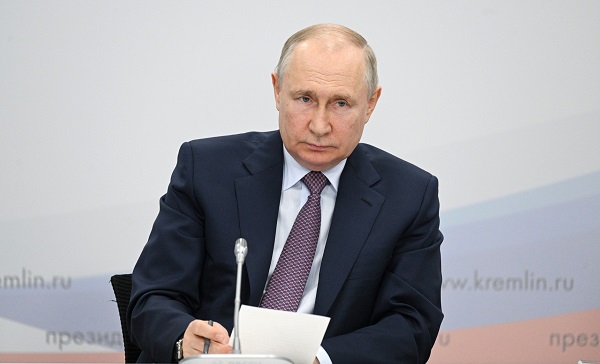 Владимир Путин: Изношенность коммунальной инфраструктуры и жилищного фонда даже в крупных городах Заполярья достигает 70%