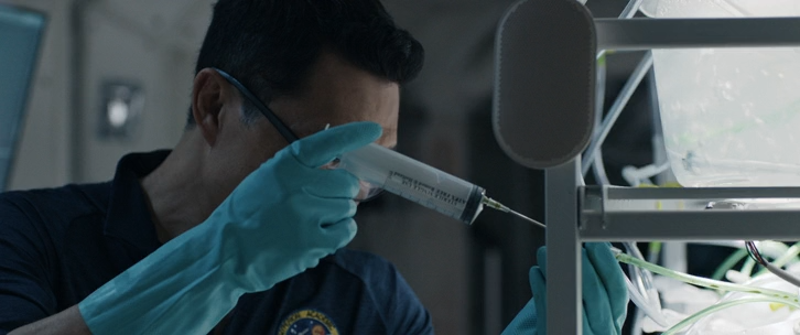 Stowaway.2021.HDRip-AVC.ExKinoRay.mkv_snapshot_00.47.45.125.png