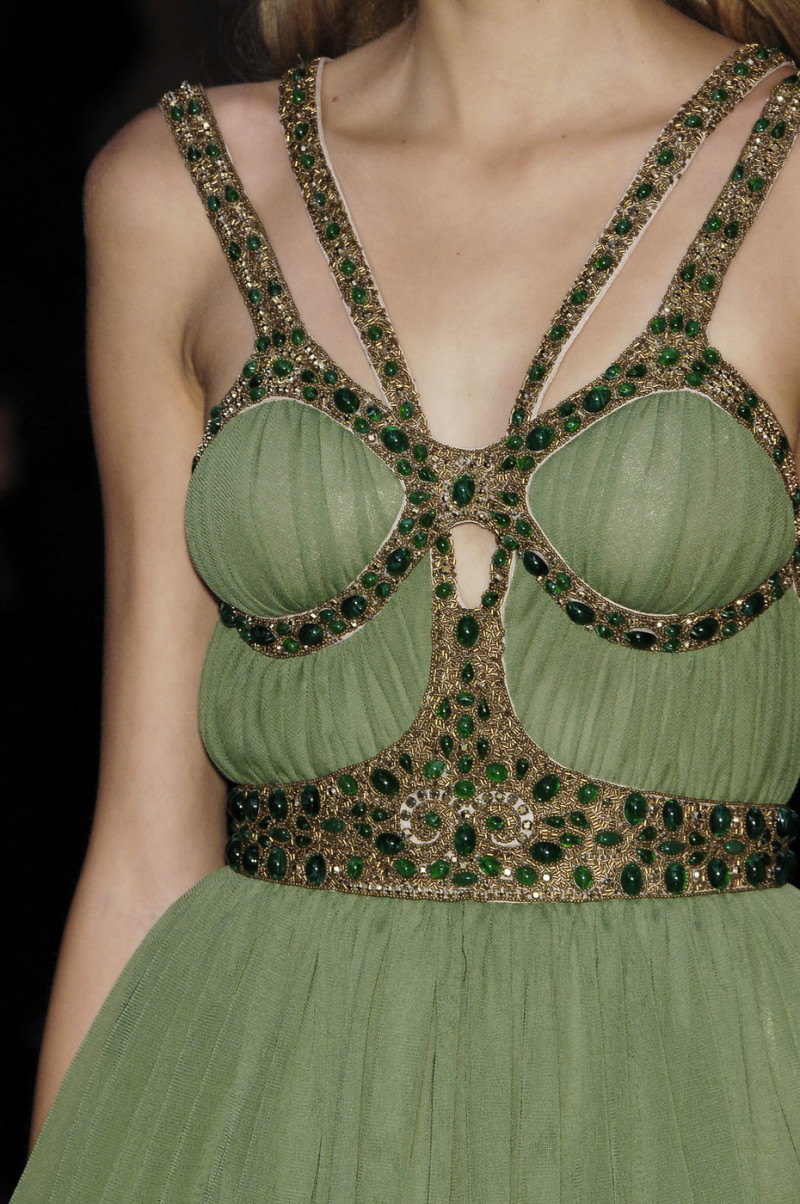 Alexander+McQueen+Spring+2006+Details+sl9KvHiZcp9x.jpg