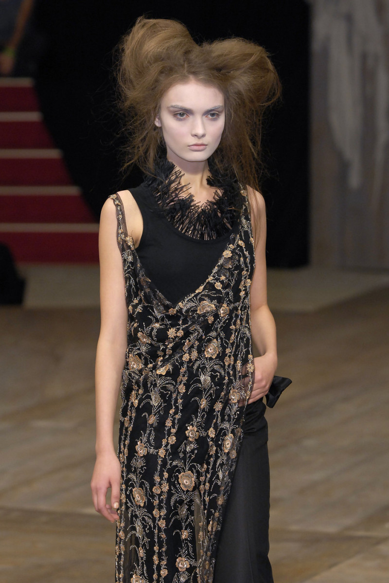 Alexander+McQueen+Spring+2007+ZcoGlSTjKXUx.jpg