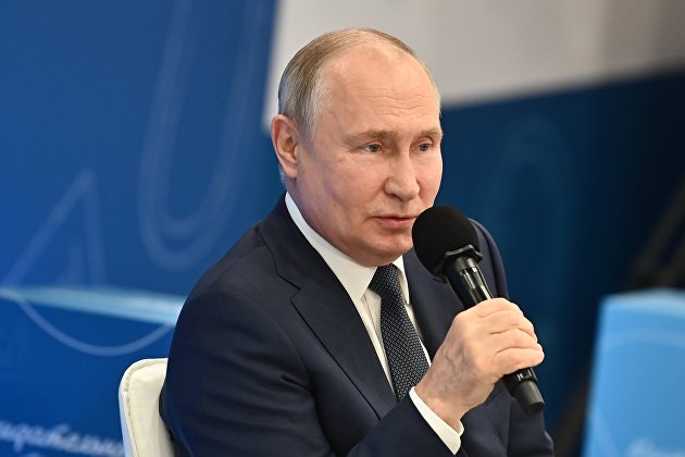 Путин призвал развивать саровский ядерный центр