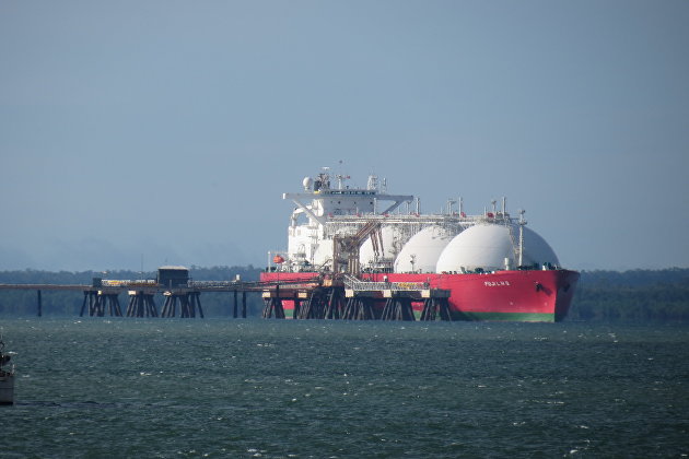 Эксперт допустил перепродажу балтийского СПГ Газпрома Китаем