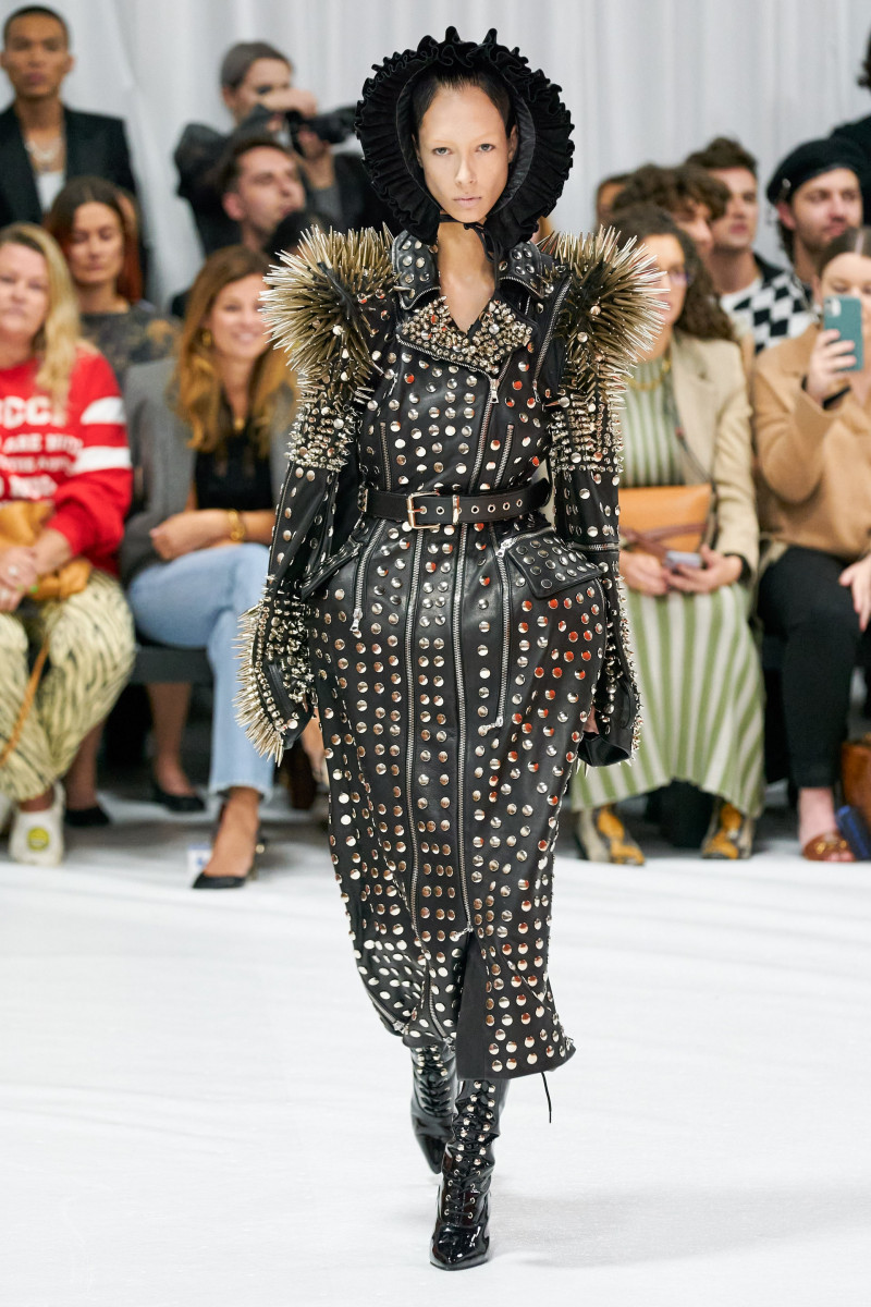 00020-Richard-Quinn-Spring-22-RTW-London-credit-gorunway.jpg
