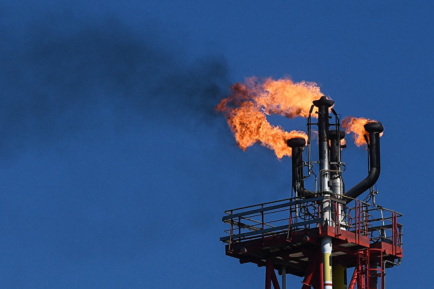 Стоимость барреля нефти Urals в октябре составила 82 доллара