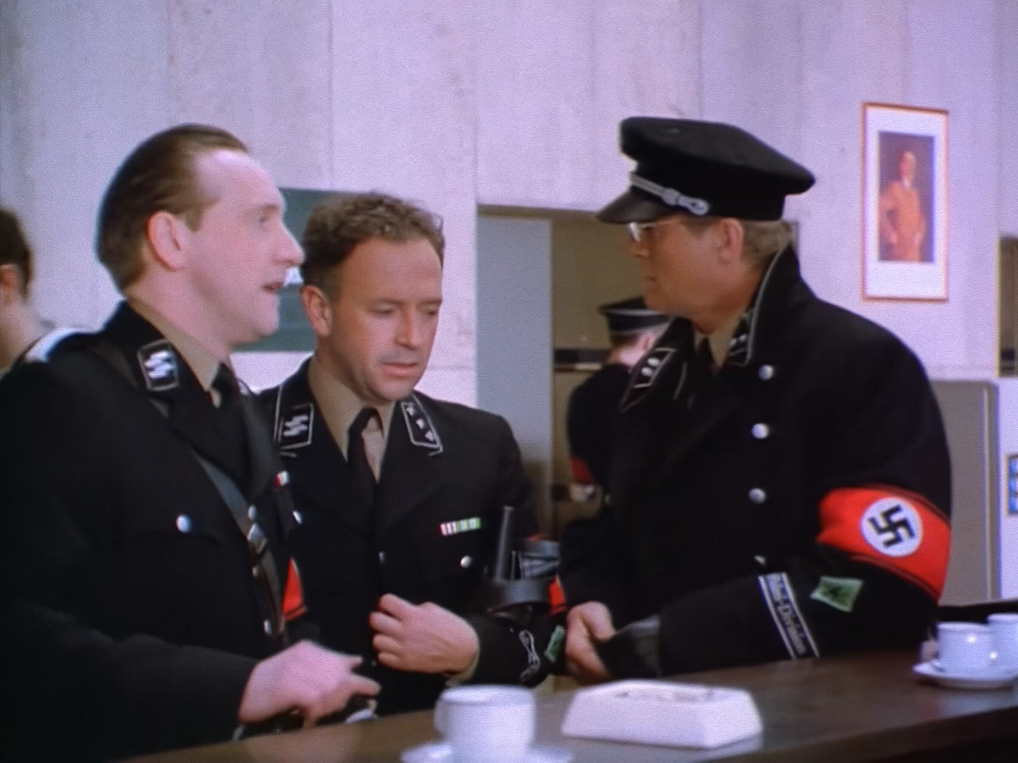 Фатерлянд (Fatherland) 1994.mkv_snapshot_00.13.50.830.png