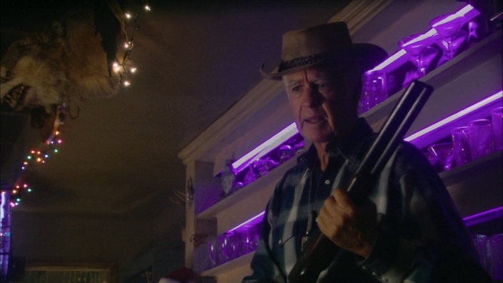 Feast.2005.Unrated.Open.Matte.HDRip-AVC.ExKinoRay.mkv_snapshot_00.29.58.046.png