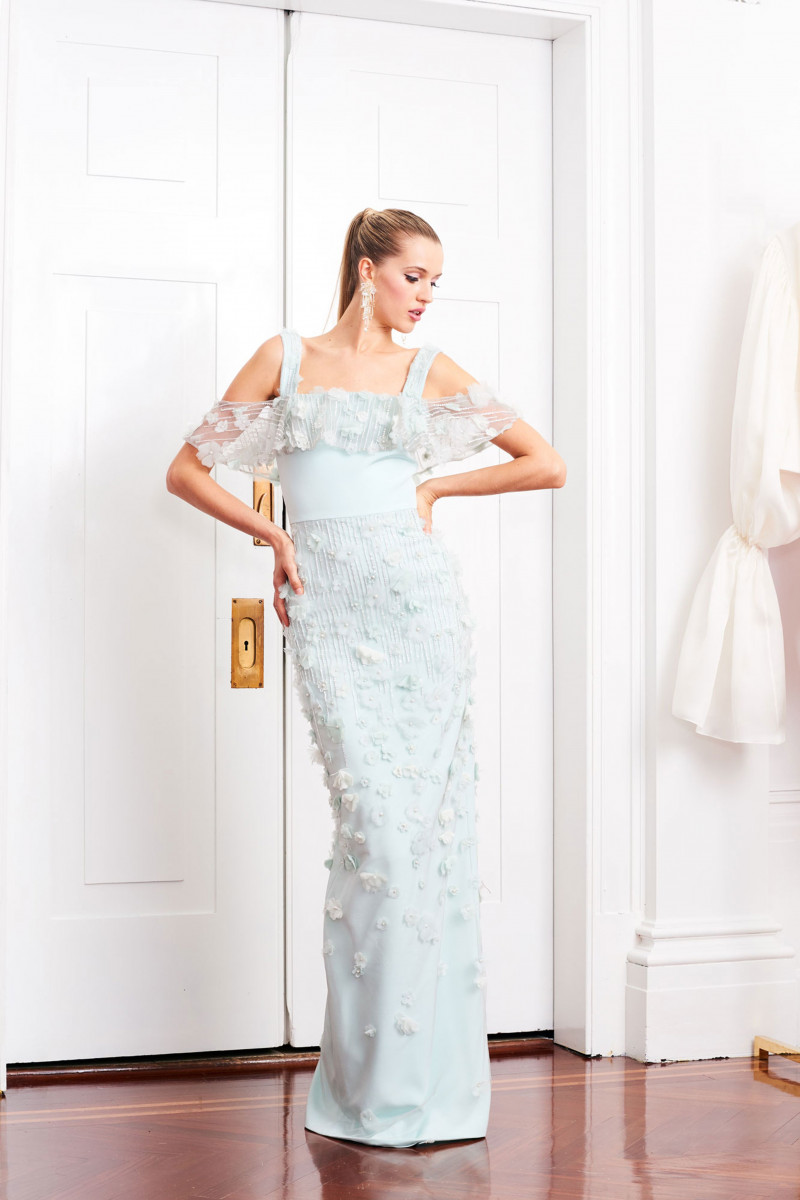 00033-christian-siriano-vogue-resort-2019-pr.jpg