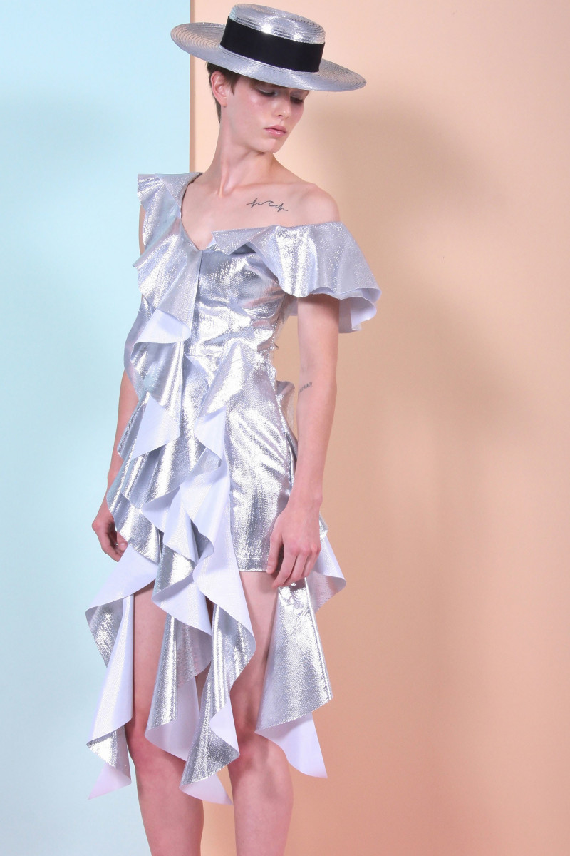 40-christian-siriano-resort-2018.jpg