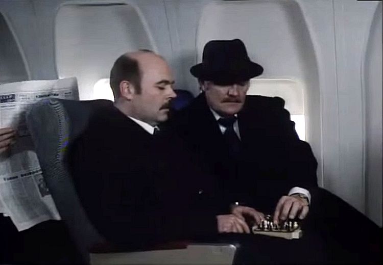 Человек-загадка /The Jigsaw Man/ 1983 (0:11:01 / 1:30:00)