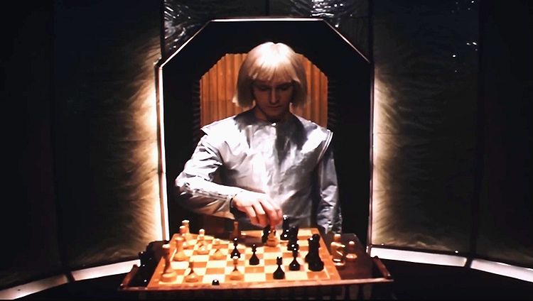 Гостья из будущего, 1984 (1:38:59 / 4:44:00)