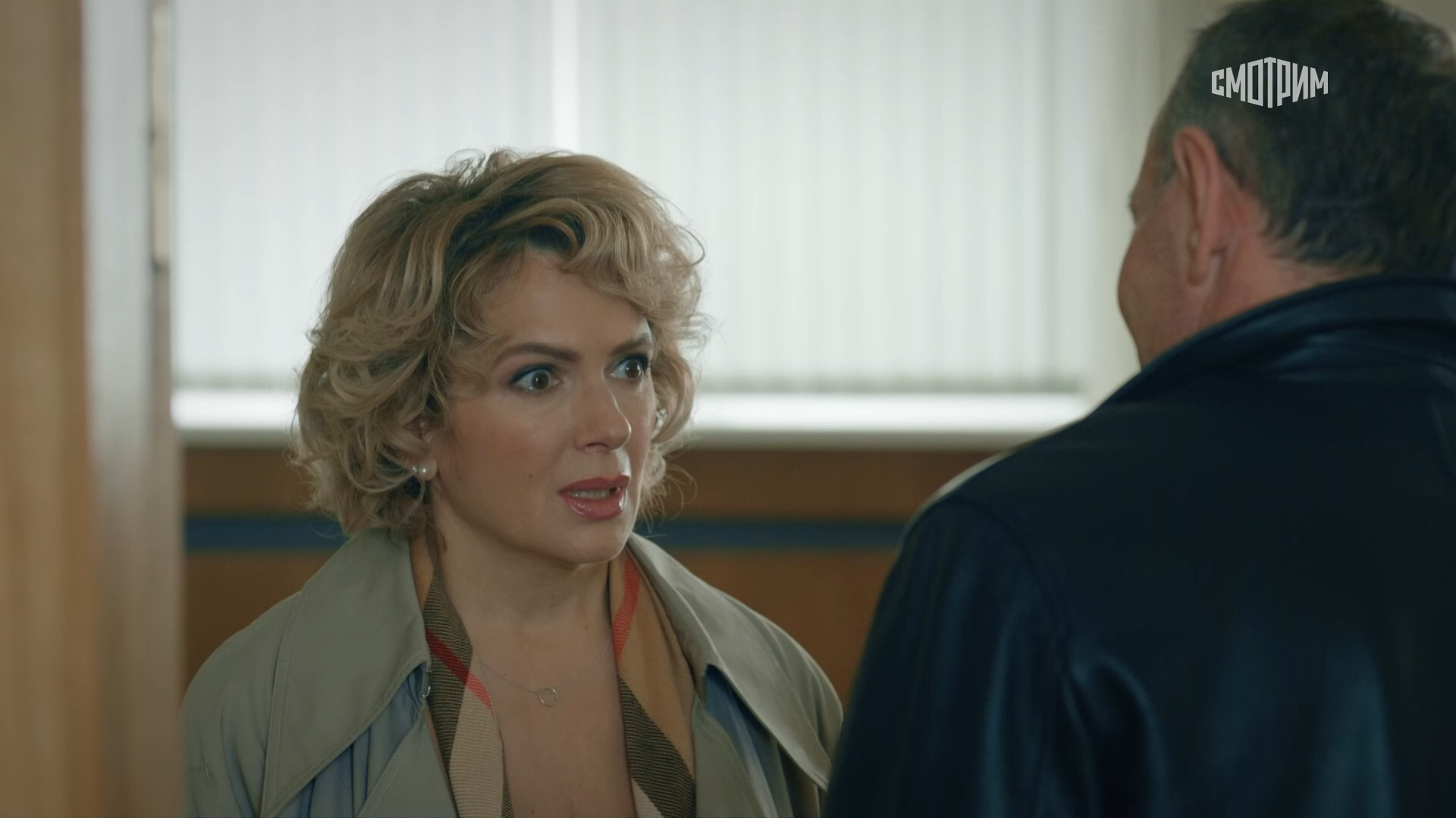 Anna.Medium.S02.E01.WEB-DL.1080p.MrMittens.mkv_snapshot_05.57.png