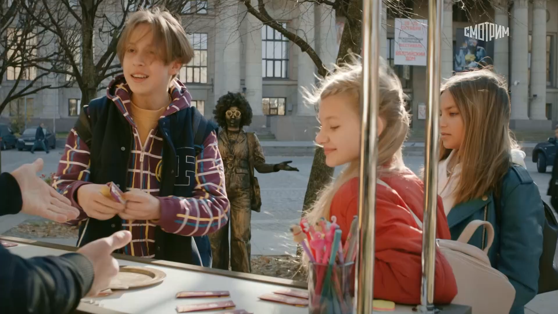Anna.Medium.S02.E01.WEB-DL.1080p.MrMittens.mkv_snapshot_32.36.png