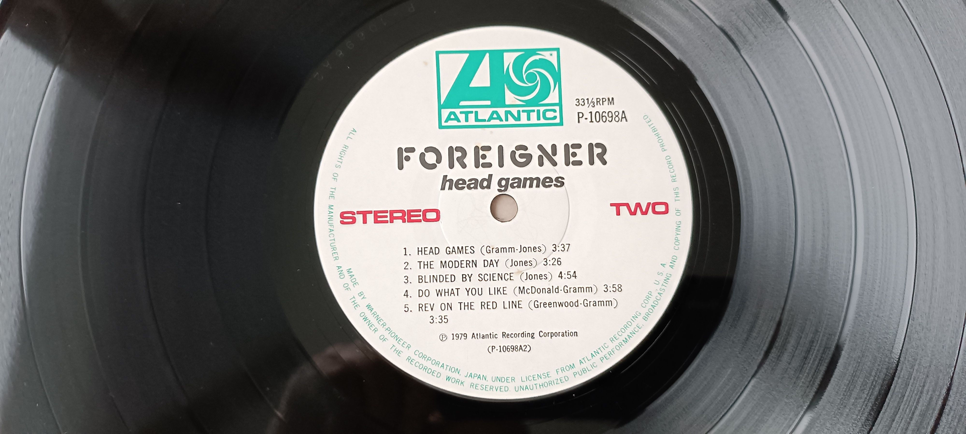 FOREIGNER Head Games (perfect near mint, vinyl,age stains on cover, no OBI, TWO inner sleeves, no ringwear, no writings, no splits)