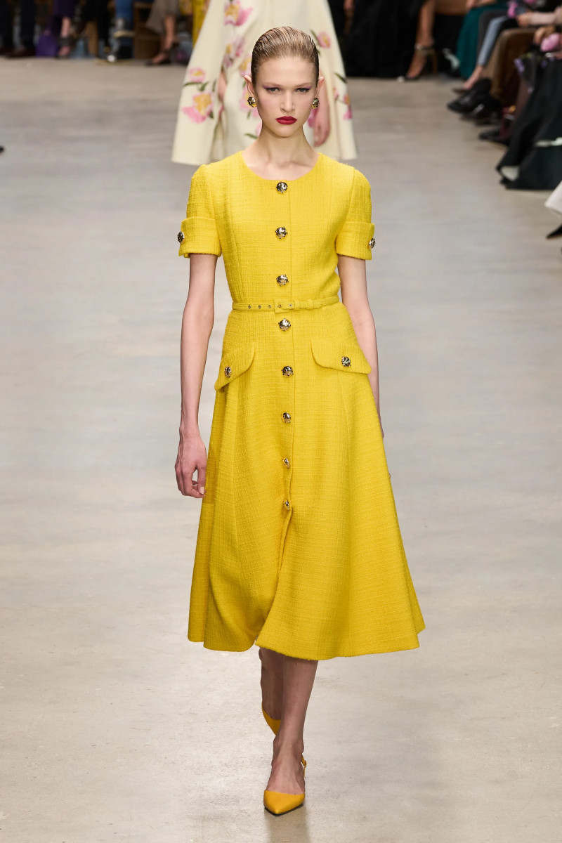 00022-carolina-herrera-fall-2024-ready-to-wear-credit-gorunway.webp