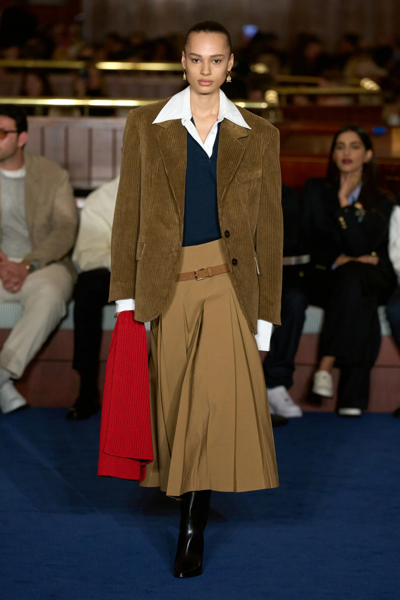 00036-tommy-hilfiger-fall-2024-ready-to-wear-credit-gorunway.webp