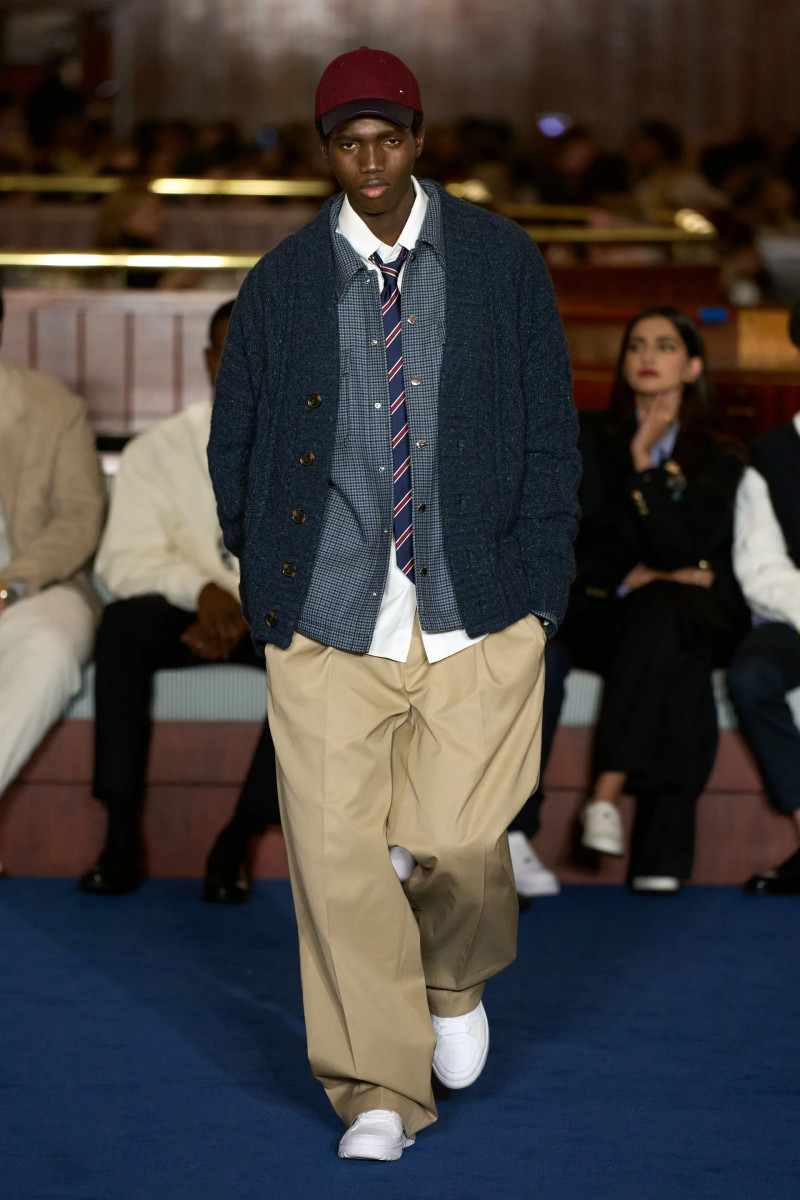 00037-tommy-hilfiger-fall-2024-ready-to-wear-credit-gorunway.webp
