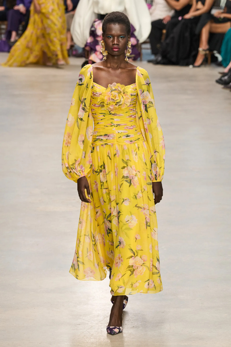 00024-carolina-herrera-fall-2024-ready-to-wear-credit-gorunway.webp
