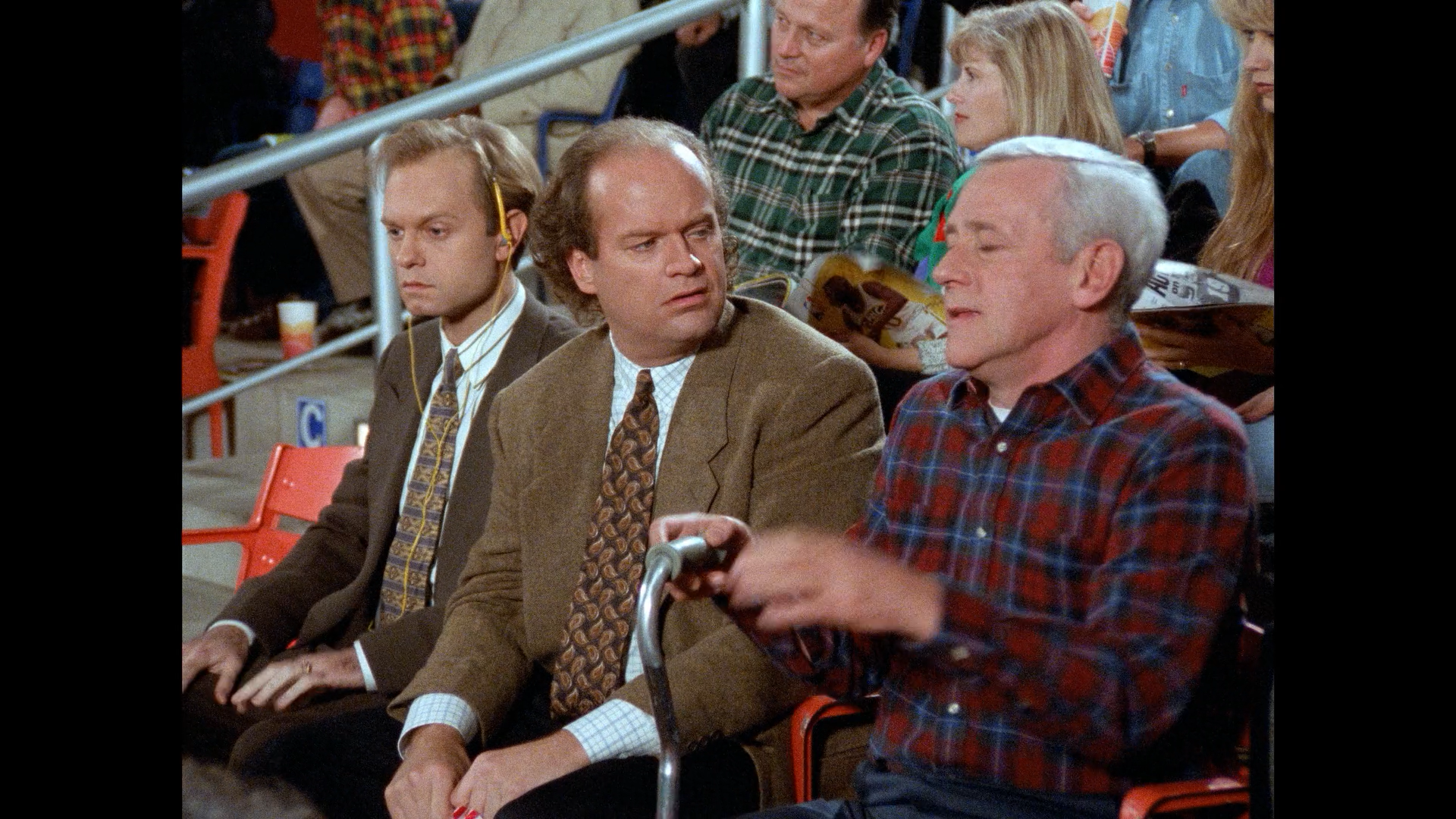 Frasier.S02E13.Retirement.is.Murder.1080p.BluRay.Remux.Rus.Eng-@EniaHD.png