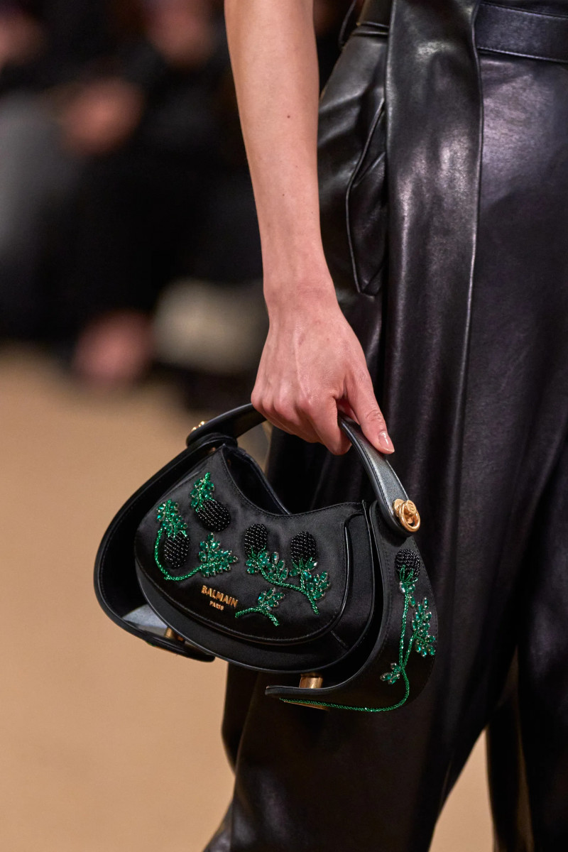 00119-balmain-fall-2024-ready-to-wear-detail-credit-gorunway.webp