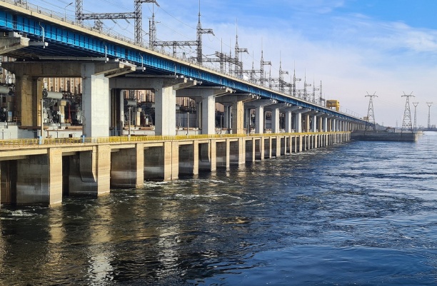 Волжская ГЭС завершает работу в режиме максимальных сбросов