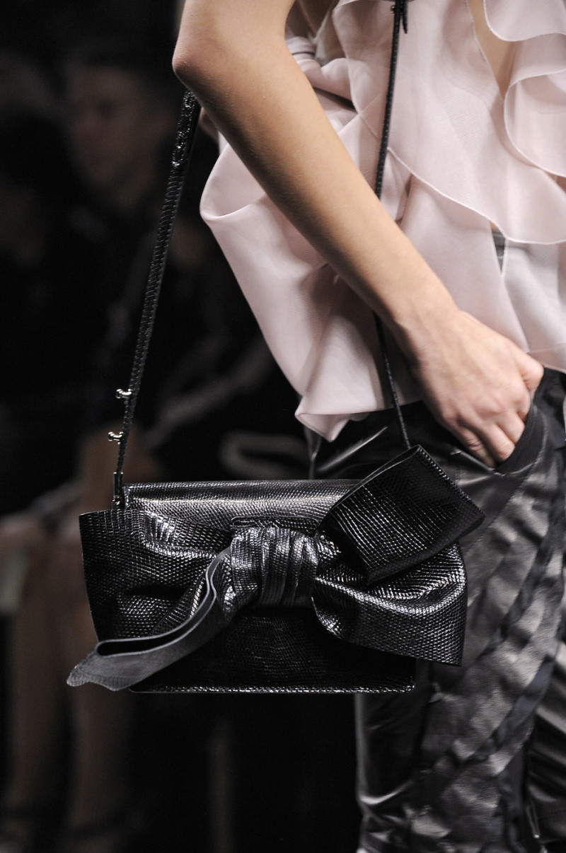 Valentino+Spring+2010+Details+oC8-0814u6wx.jpg