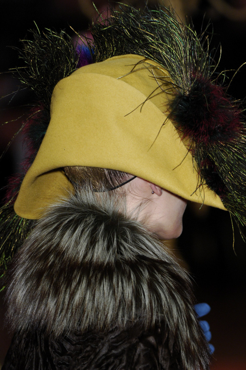 John+Galliano+Fall+2008+Details+XE2ipkUFHyLx.jpg