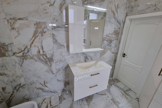 Мебель для ванных комнат по индивидуальному дизайну от студии "Верес": качество, долговечность и практичность на высшем уровне