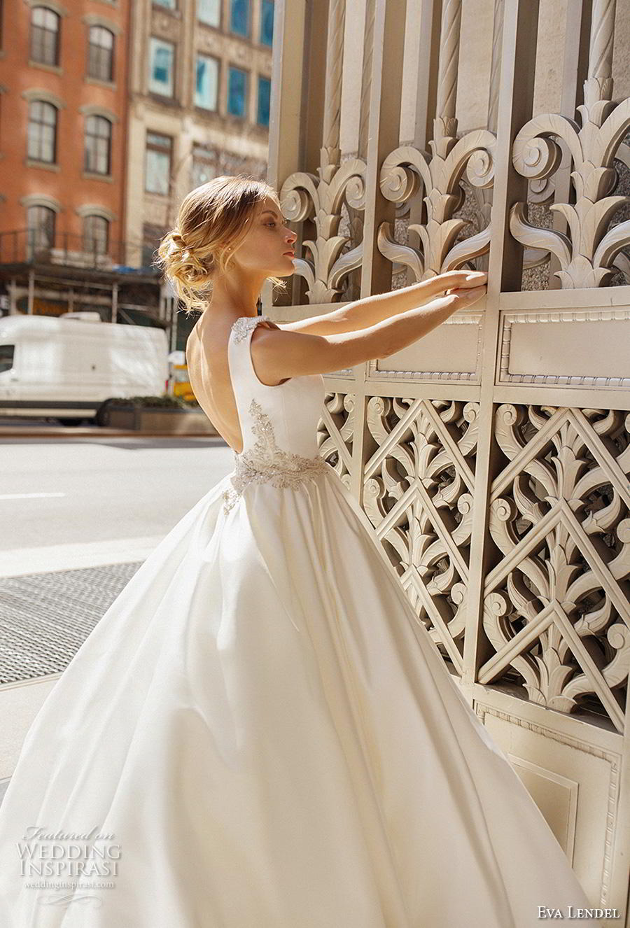 eva-lendel-2019-bridal-sleeveless-with-strap-v-neck-simple-m.jpg